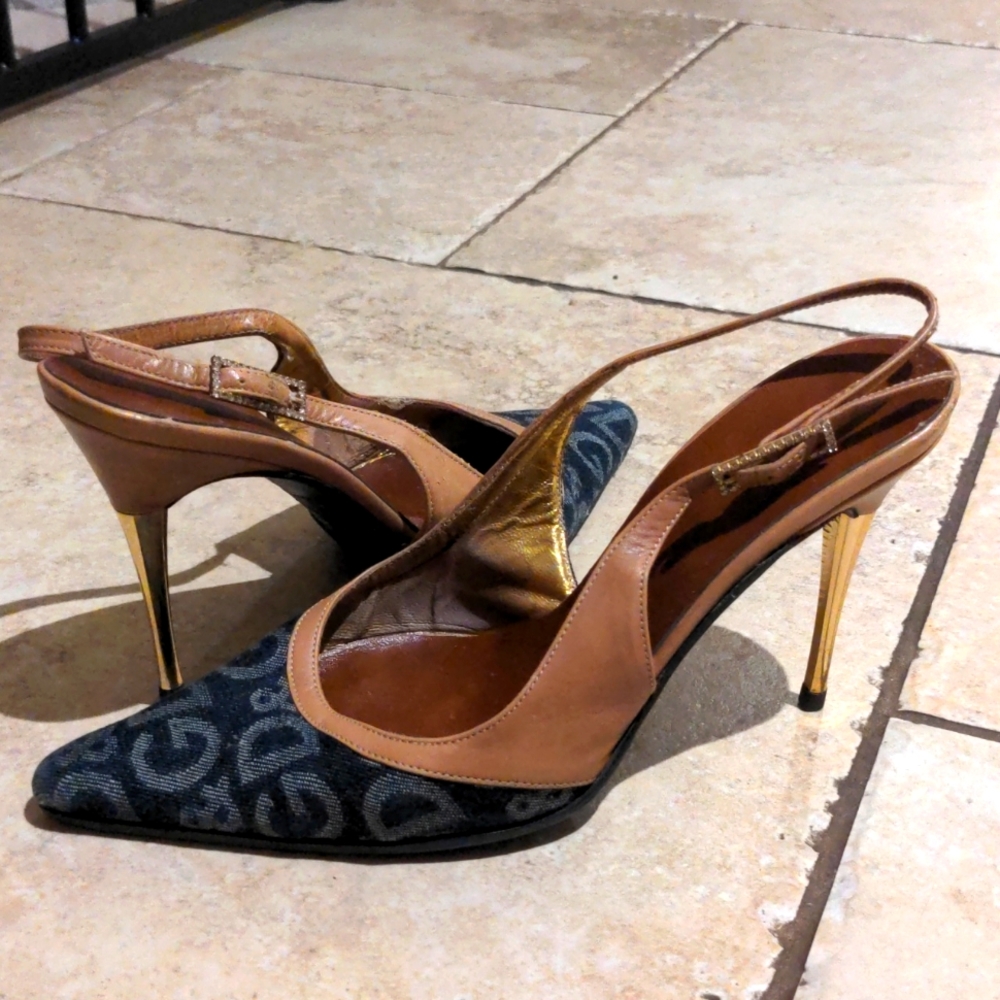 Dolce & Gabbana denim point toe high heel size 36 / 5.5 US